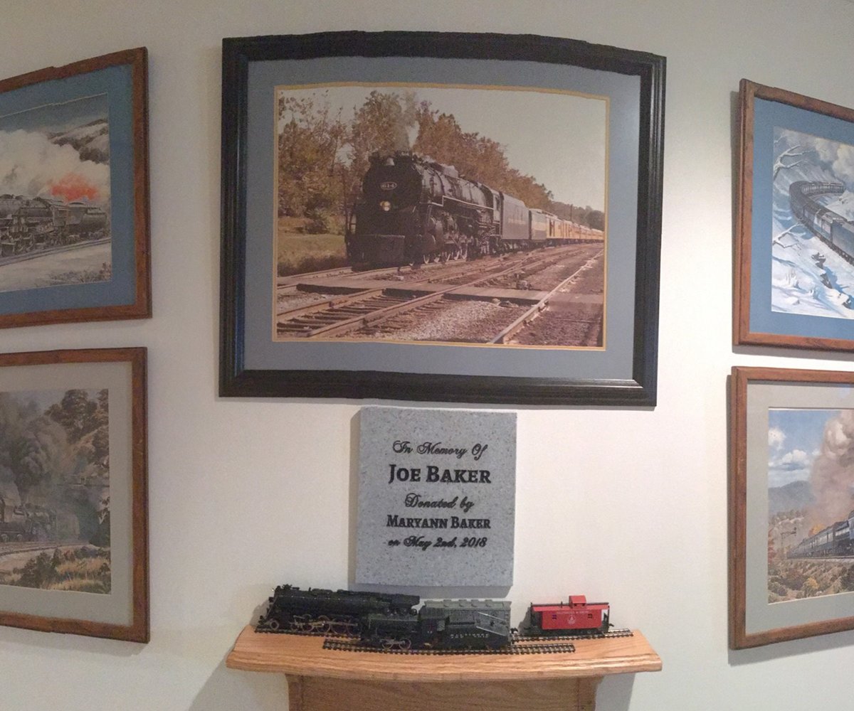 Engraved Memorial Plaque: Personalized Garden Tribute Sign (10" x 9")